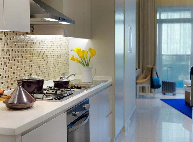 Damac Maison The Vogue Dubai Exteriör bild A typical kitchen