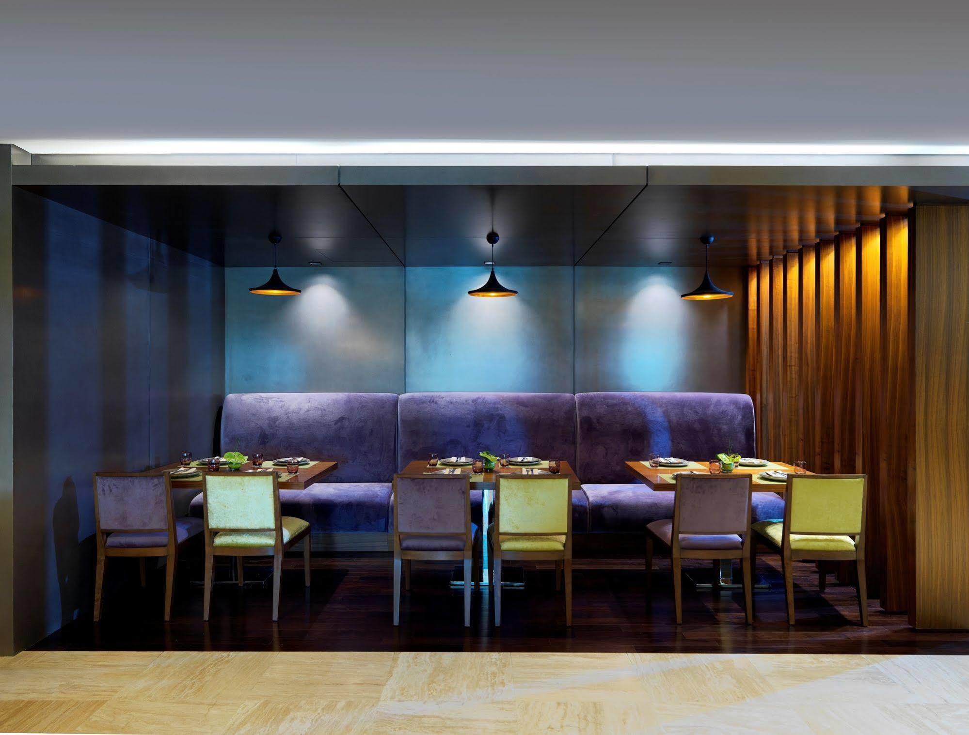 Damac Maison The Vogue Dubai Exteriör bild Interior of a restaurant
