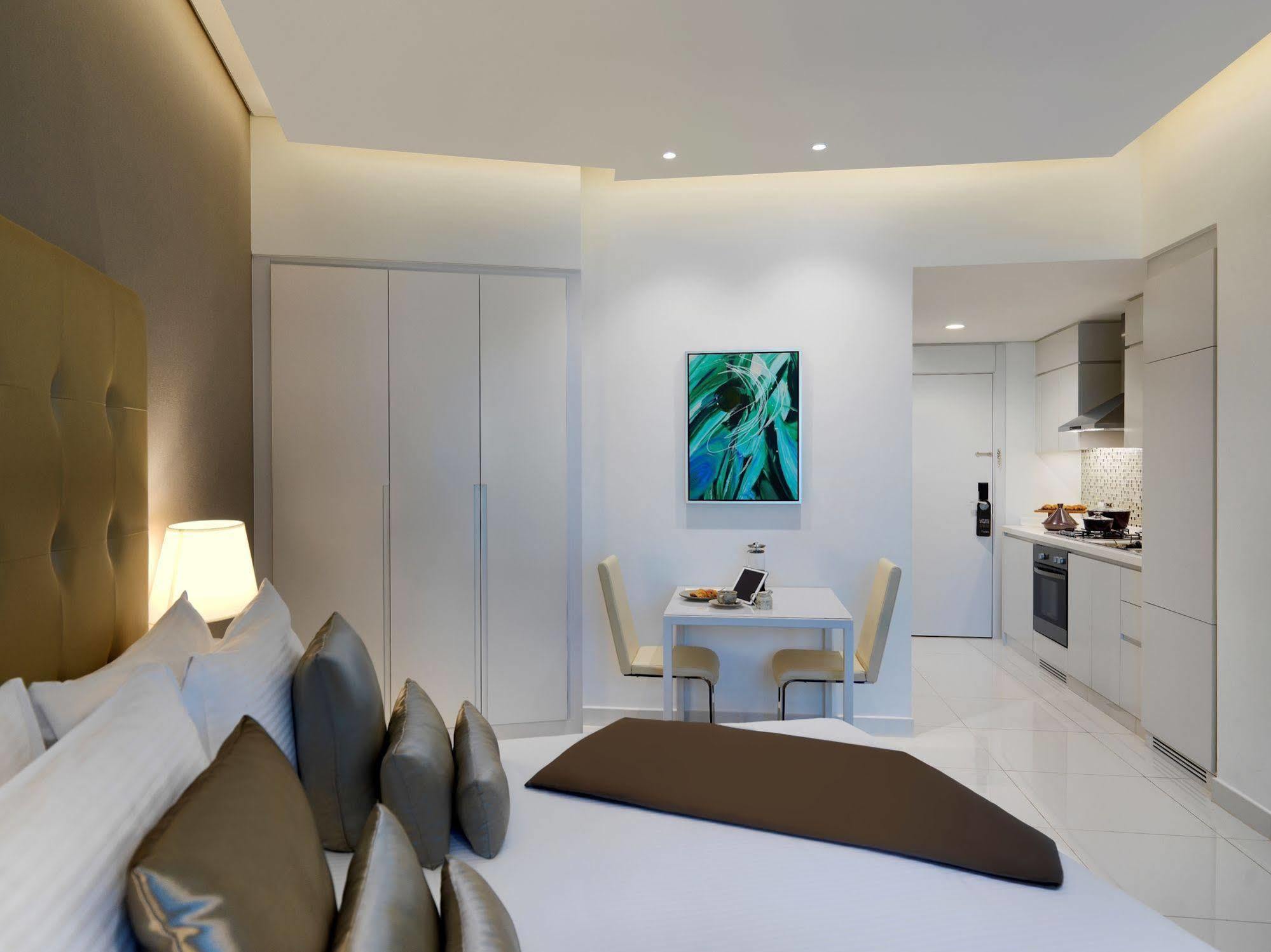 Damac Maison The Vogue Dubai Exteriör bild A typical studio apartment
